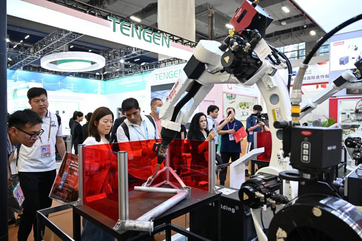 如何构建智能制造行业新生态？(图1)