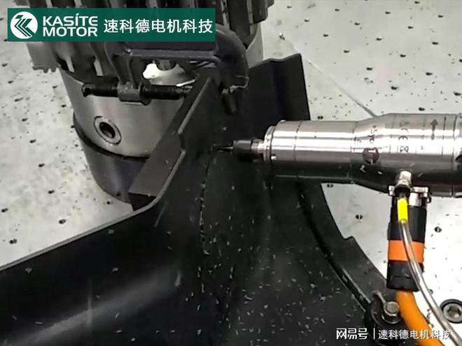 工业机器人装夹高速电主轴3mm注塑件切割技术方案(图2)