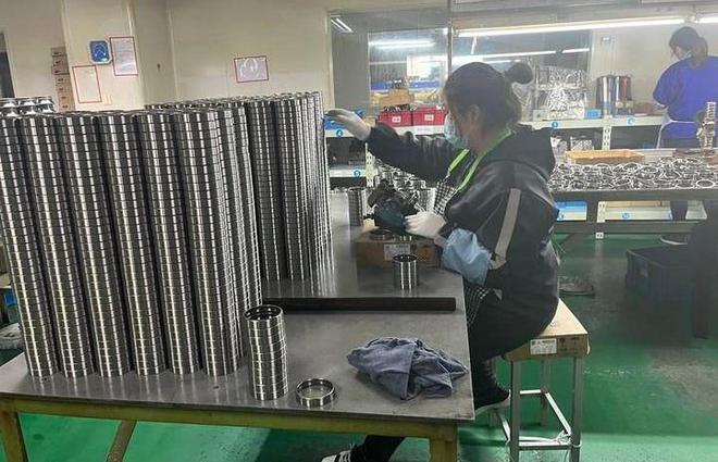 工业机器人轴承有哪些？国内工业机器人轴承有哪些挑战？(图1)