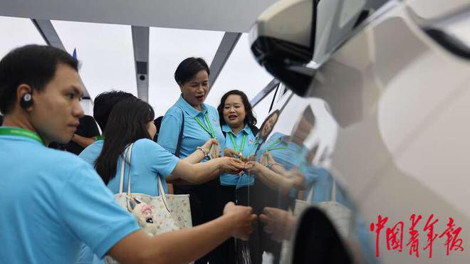 东盟青年为中国智能制造点赞(图2)