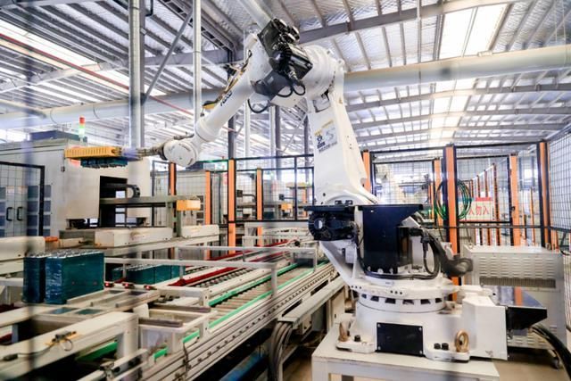 触摸未来探秘天能数智工厂：智能智造的创新之旅与科技魅力(图2)