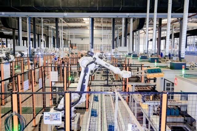 触摸未来探秘天能数智工厂：智能智造的创新之旅与科技魅力(图7)