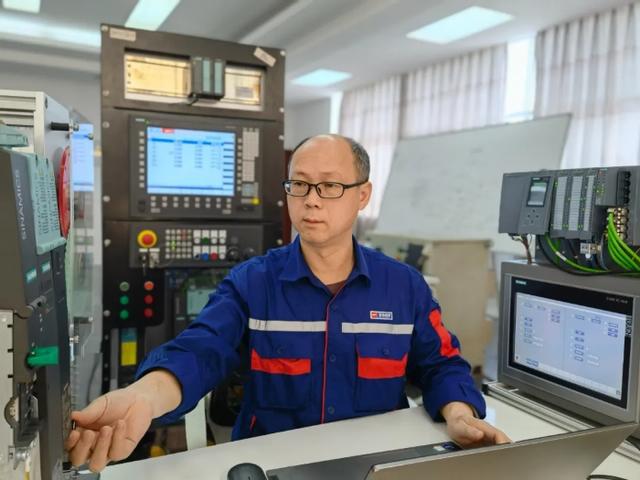 工匠汇·2023年广西工匠｜杨万叶：智能制造生产线上的“设备神医”(图2)