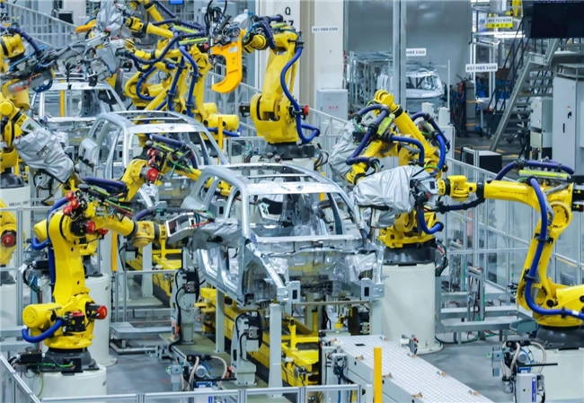 2024新汽车年度盛典开幕何利扬分享智能制造体系力的重要性(图4)