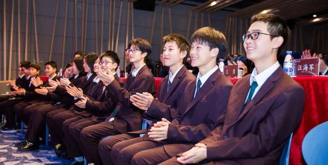 天津英华实验学校｜天津市品牌高中建设项目成果交流展示暨英华少年科学院高质量发展研讨会圆满举行(图2)