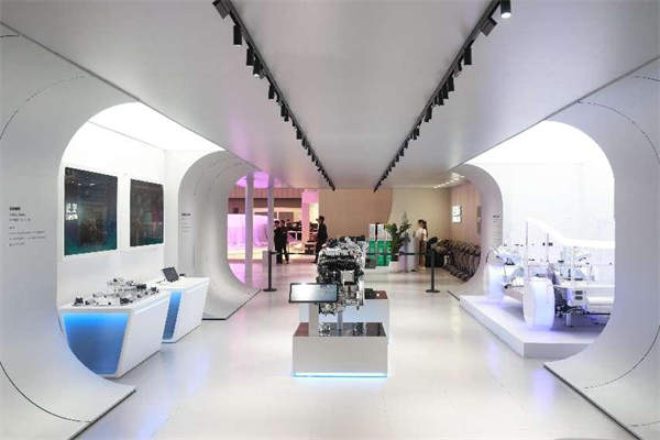 长安汽车首次发布人形机器人和飞行汽车计划(图5)