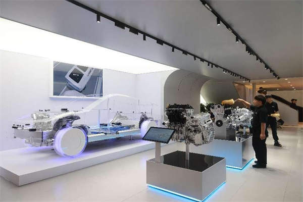 长安汽车首次发布人形机器人和飞行汽车计划(图4)