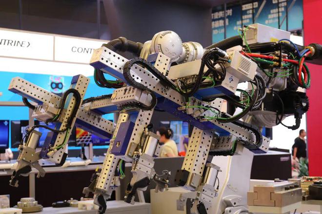 创新突破！国内首创柔性抓手“鲁班轴”诞生！(图1)