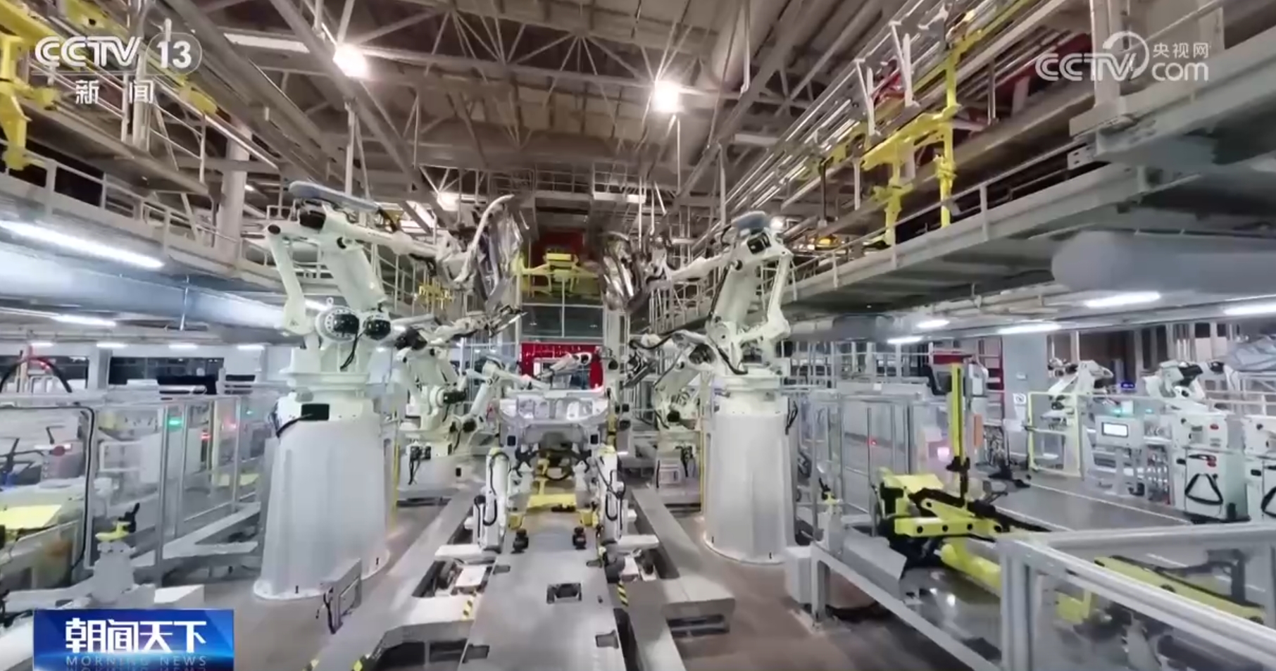 我国装备制造业逐“绿”向“智”、融合发展优势明显推动工业经济稳中向好(图1)