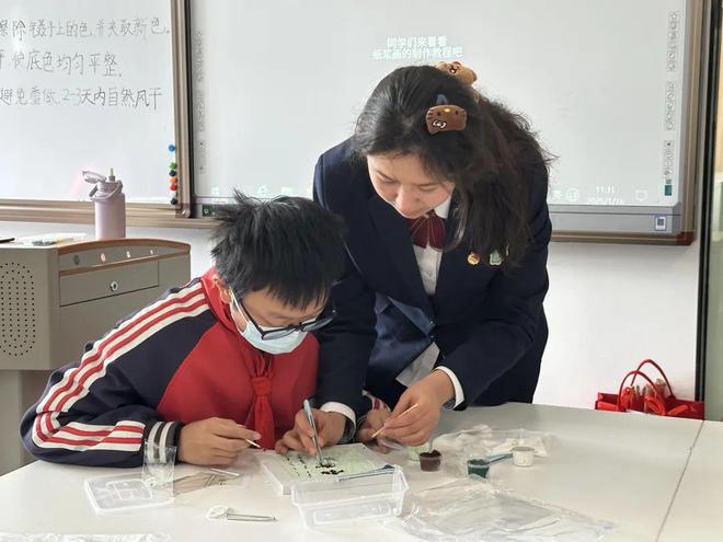 体验直播电商、数智设计、机器人技术……闵行14000名学生开启职业探索之旅(图6)