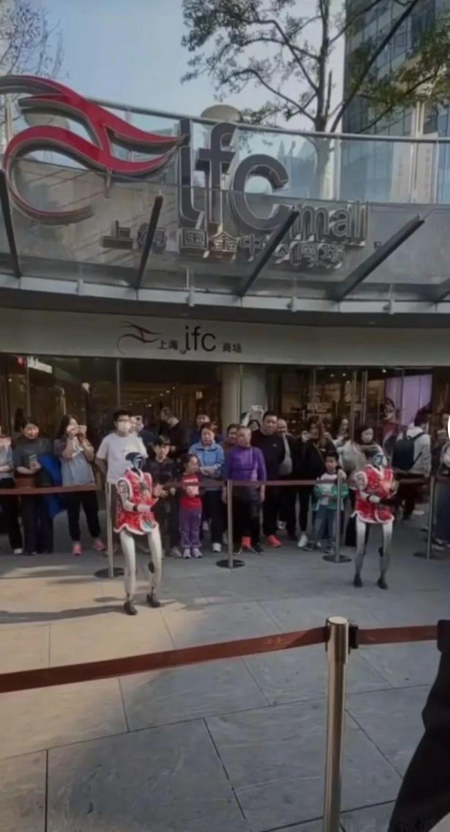 第一批机器人上岗打工十八般武艺样样精通(图2)