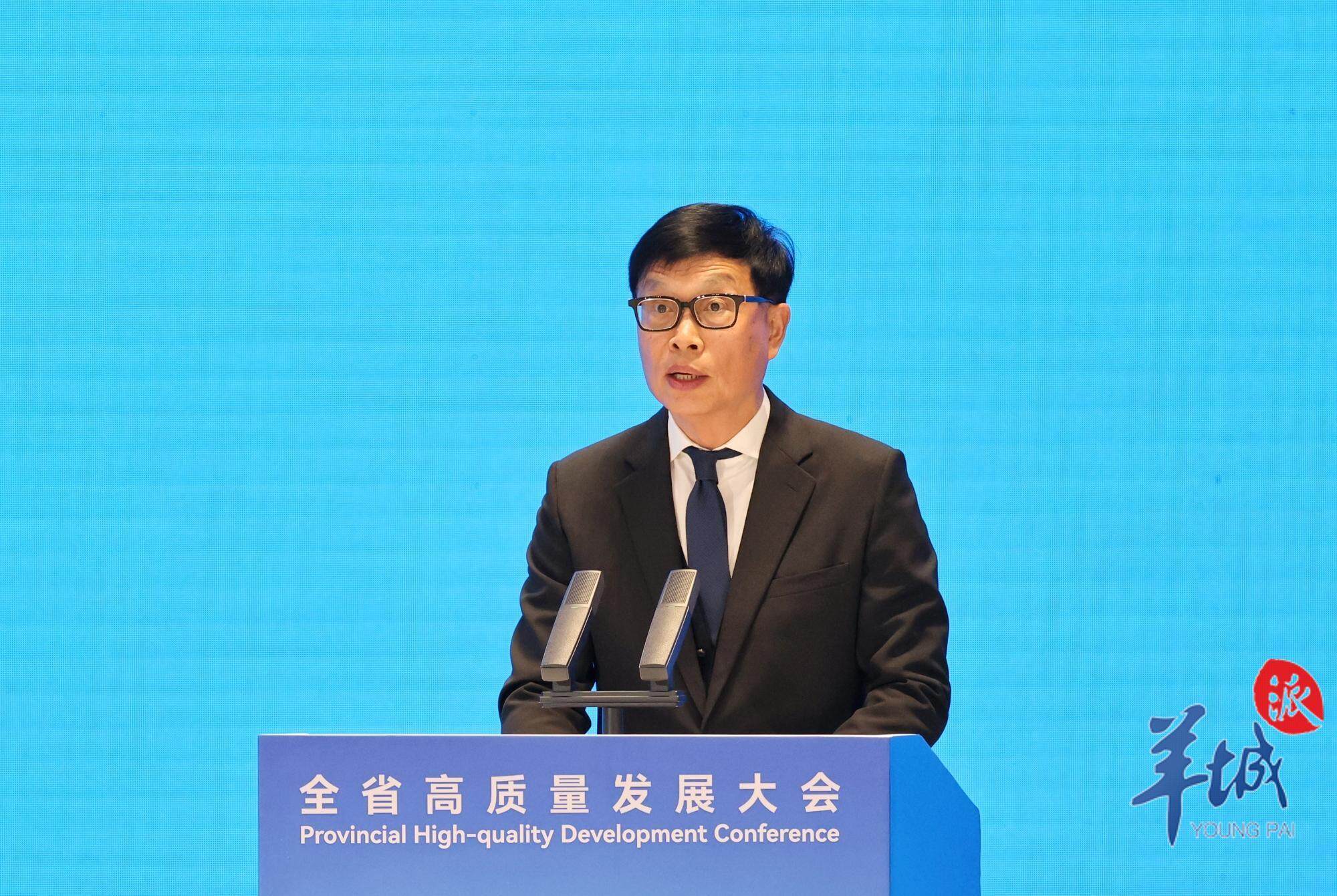 粤产工业机器人冲进全球前四！美的方洪波：让更多企业用上、用好机器人(图1)