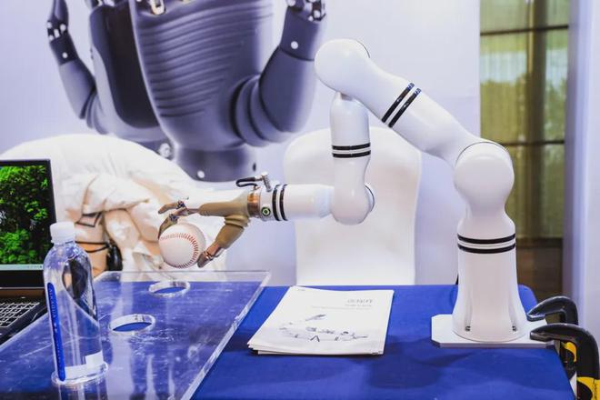傲意科技出席“2024中国机器人网年会”并作企业演讲(图3)