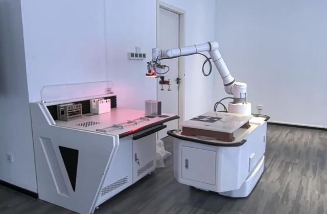 中原动力复合机器人：打造智能制造领域的“全能高手”丨机器人奇豫记(图2)