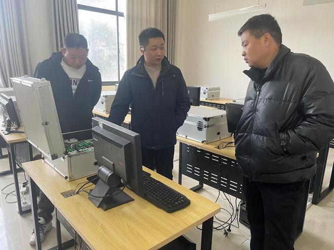 @南阳人工业机器人培训这个风口岂能错过！(图4)