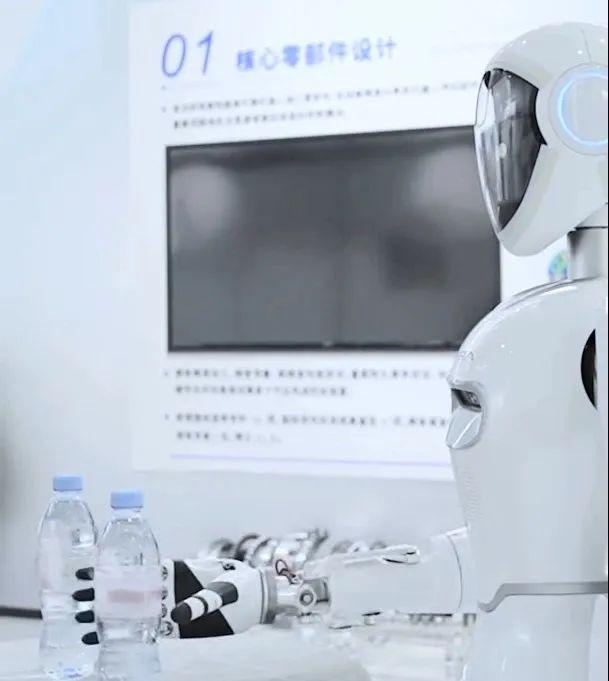 参观中国最火公司黄牛收费3000人(图8)