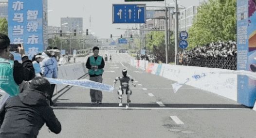 深度丨从实验室到赛道人形机器人马拉松的意义在哪？(图4)