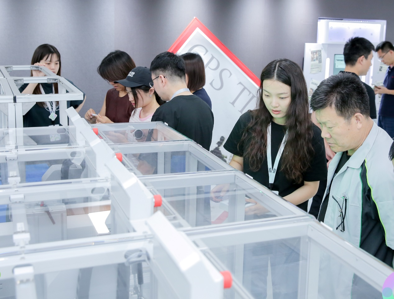 歌尔首届创新大会开幕GPS探索智能制造新路径(图1)