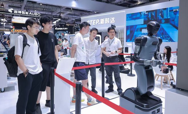 制造业拒绝双足机器人海斌访谈(图1)