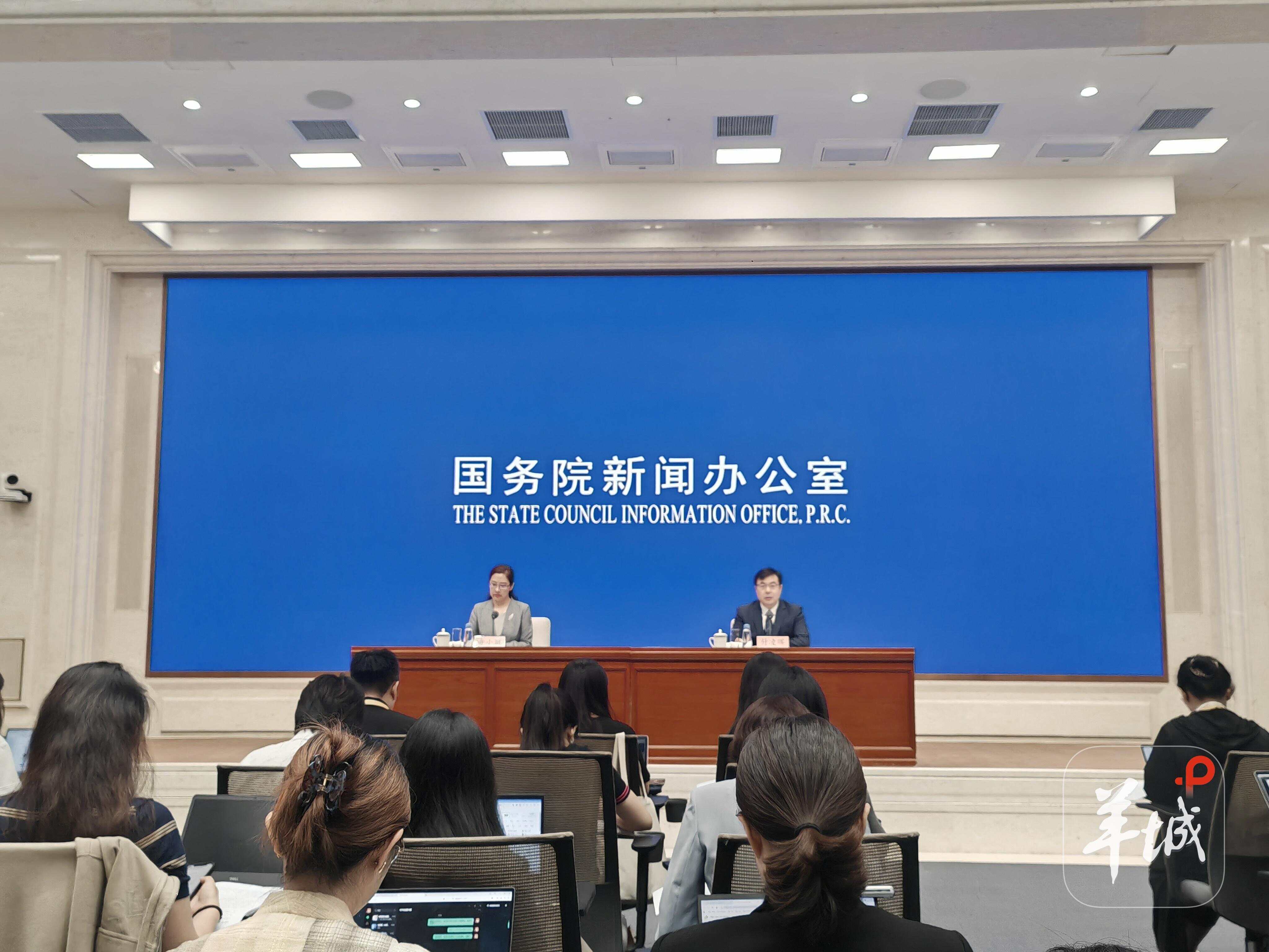 我国人工智能相关行业发展向好7月份工业机器人产量增长24%(图1)