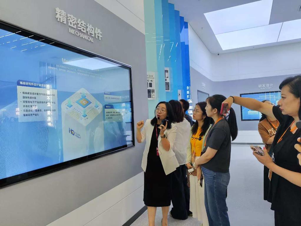 新华鲜报丨“向新力”到“向心力”！一线感知中国外贸外资活力(图1)