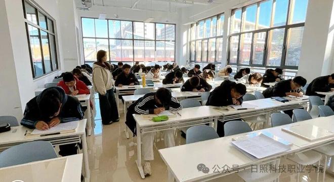 日照科技职业学院智能制造学院成功举办首届“匠绘赋能”尺规大赛(图5)