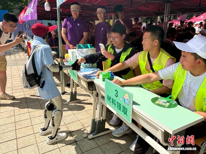 年终特稿)人形机器人“七十二变”“智”入大众生活(图3)