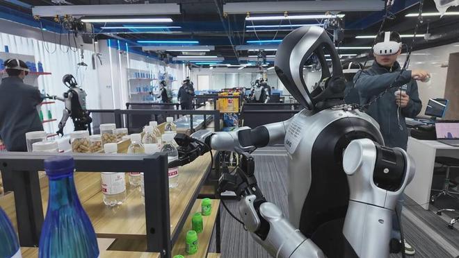 打造人形机器人“数智引擎”！青岛启用人形机器人数据采集训练场(图5)