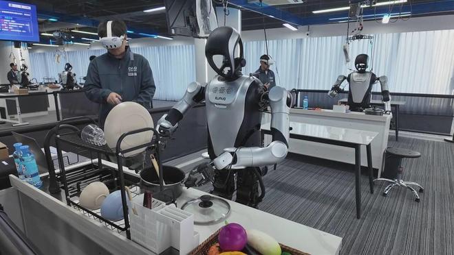 打造人形机器人“数智引擎”！青岛启用人形机器人数据采集训练场(图6)