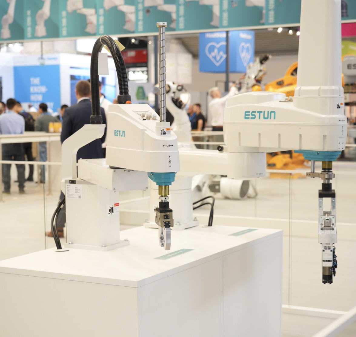 国产替代席卷工业机器人市场:埃斯顿夺冠汇川出货量超2万台(图2)