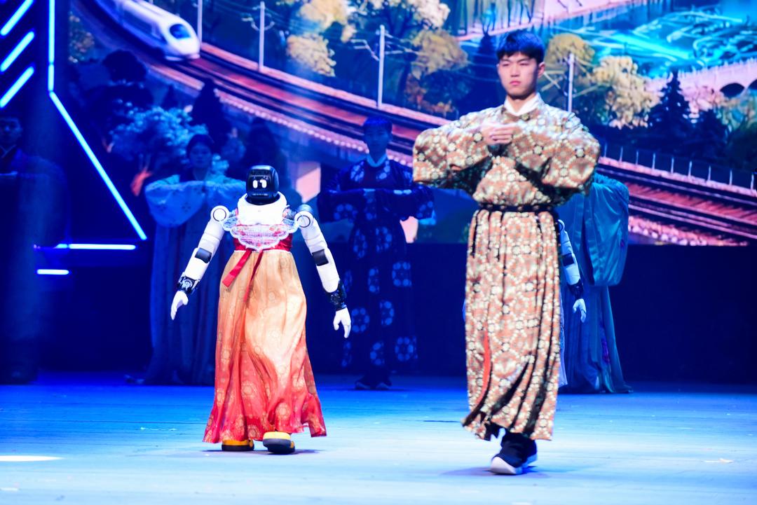 从“宣言”到舞台：山东机器人的初心与实践(图3)