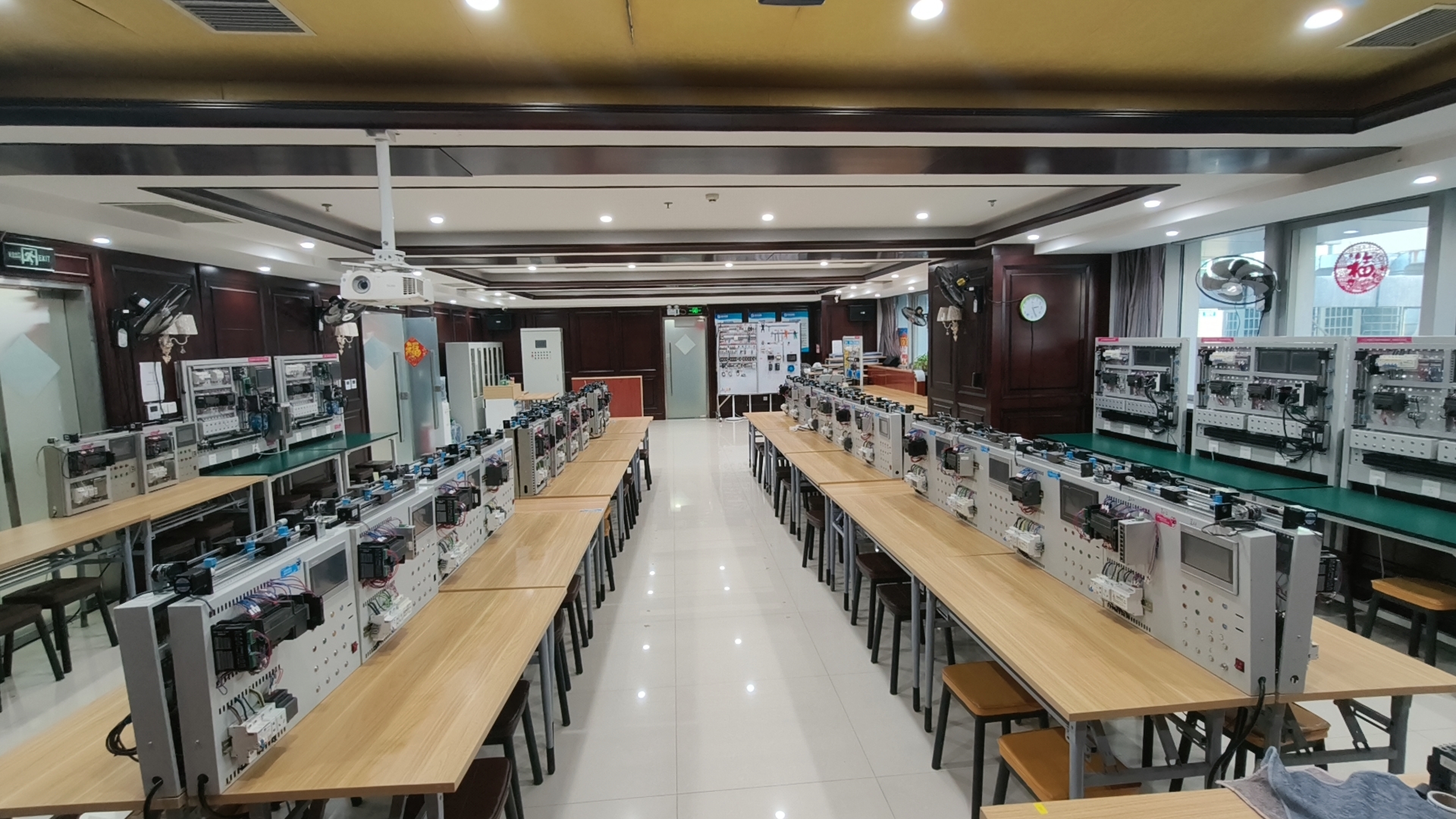 2026年工控培训怎么选？郑鼎-侯俊霞老师团队实力解析与学员口碑揭秘(图2)