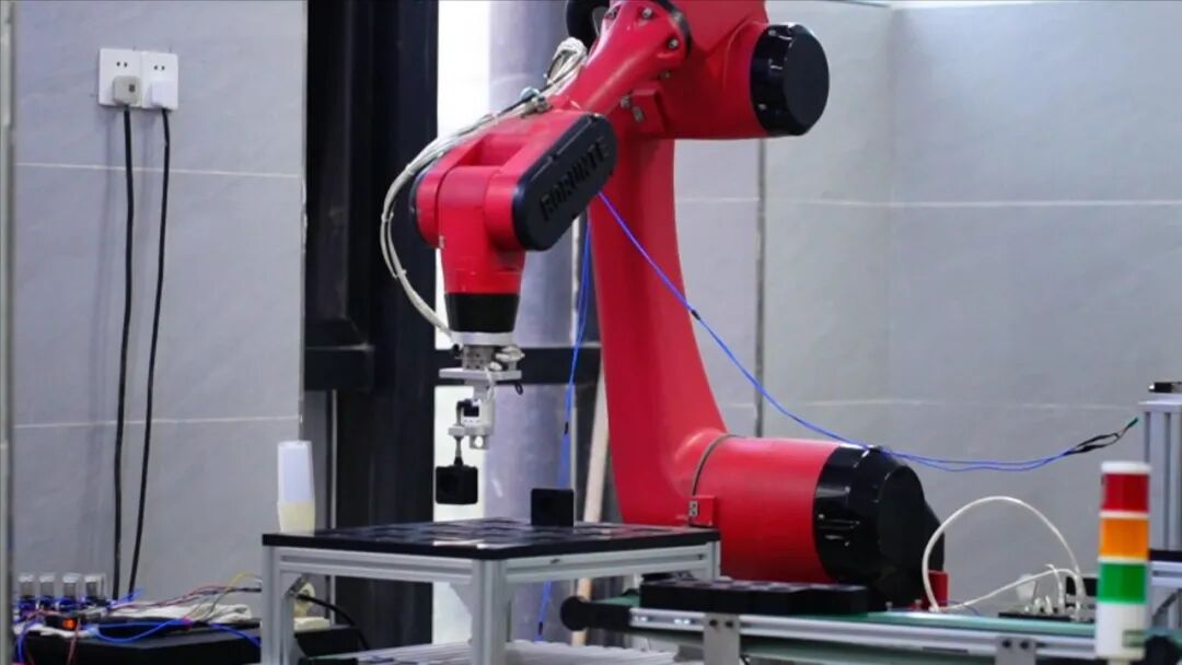 2026年4月重庆巴蜀职校开启国产工业机器人系统运维高薪学习新篇章(图2)